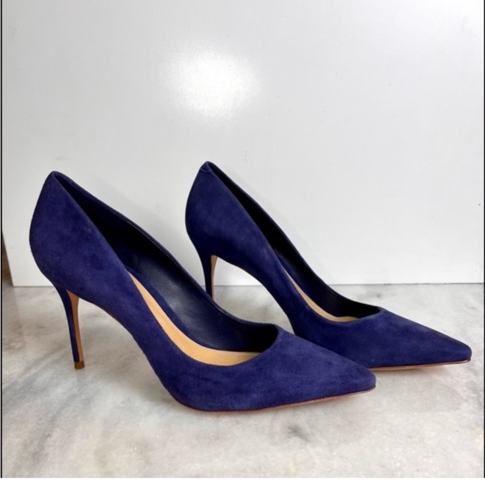 NWB Schutz Rosie Navy blue pumps. Never been worn! BIG CHRISTMAS DISCOUNT